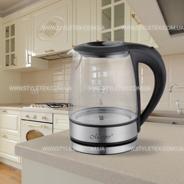 Classic cream colored kitchen closeup Електрочайник 1.2 л Maestro MR-062